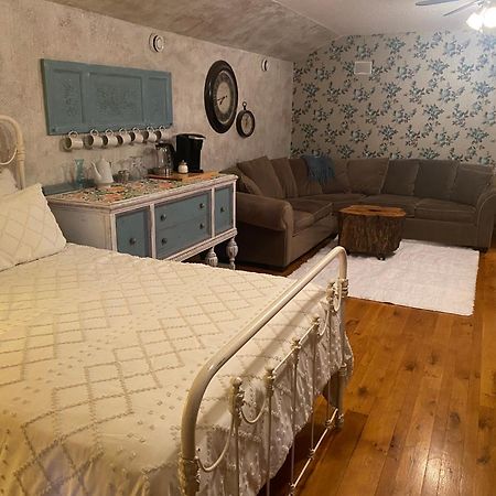 Bed And Breakfast Suite At The Wooded Retreat Pine City Bagian luar foto