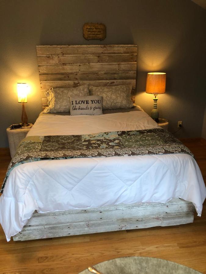 Bed And Breakfast Suite At The Wooded Retreat Pine City Bagian luar foto
