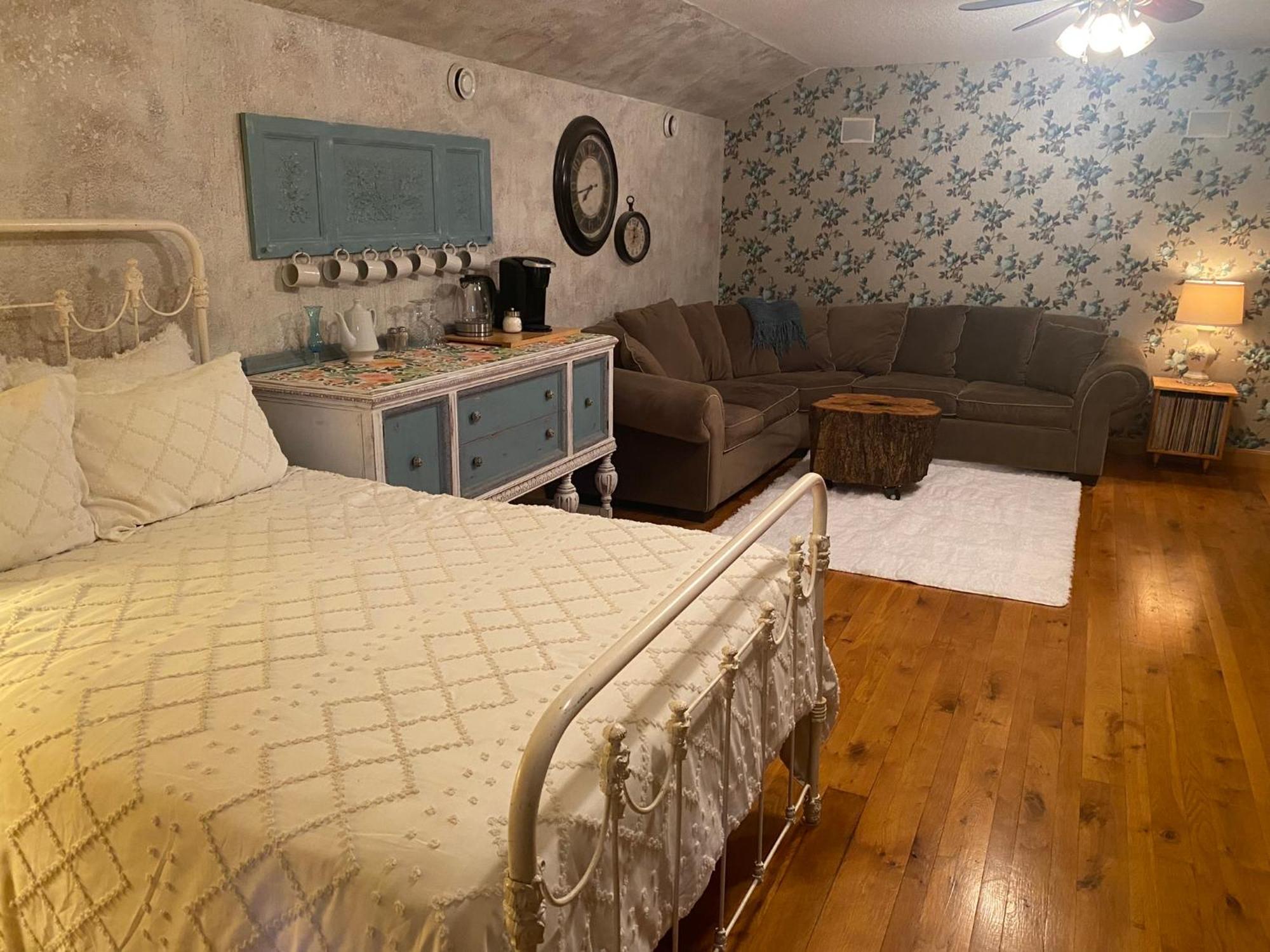 Bed And Breakfast Suite At The Wooded Retreat Pine City Bagian luar foto