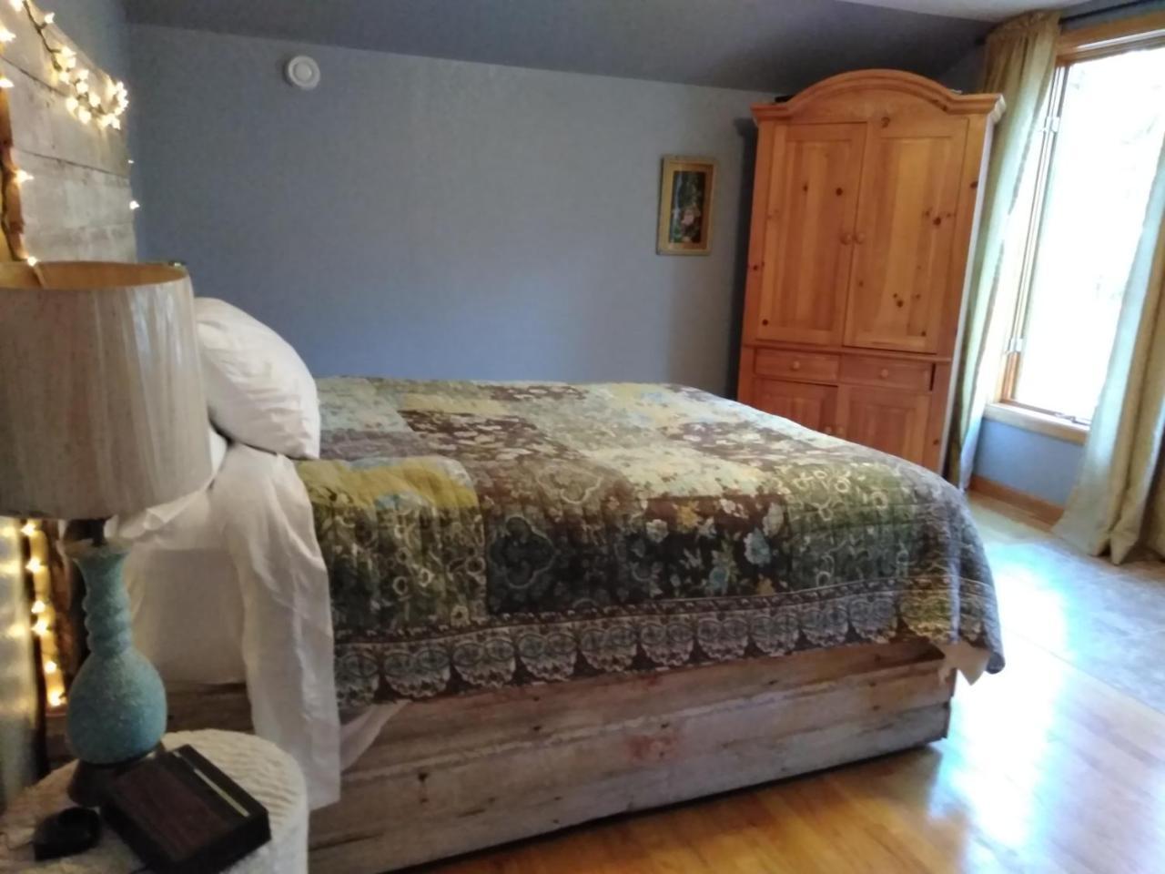 Bed And Breakfast Suite At The Wooded Retreat Pine City Bagian luar foto
