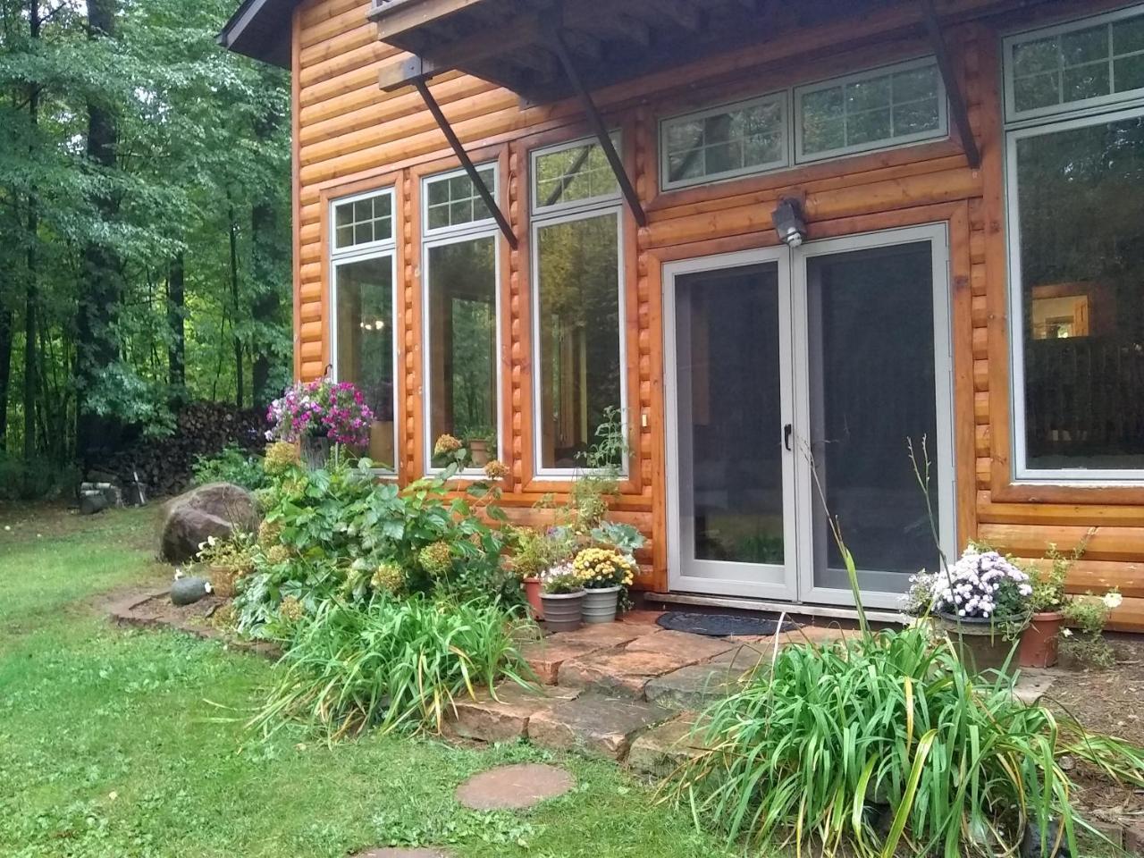 Bed And Breakfast Suite At The Wooded Retreat Pine City Bagian luar foto