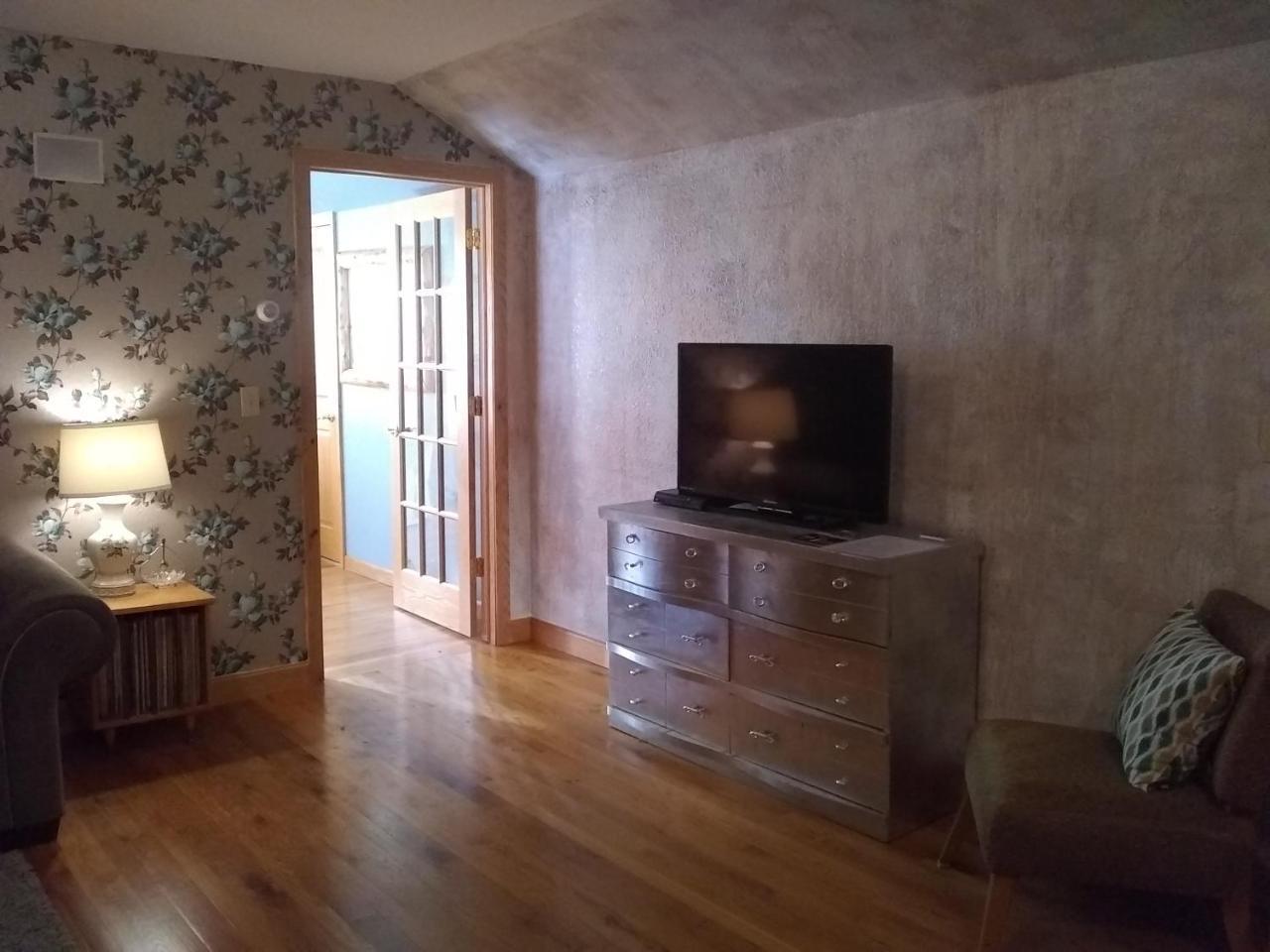 Bed And Breakfast Suite At The Wooded Retreat Pine City Bagian luar foto
