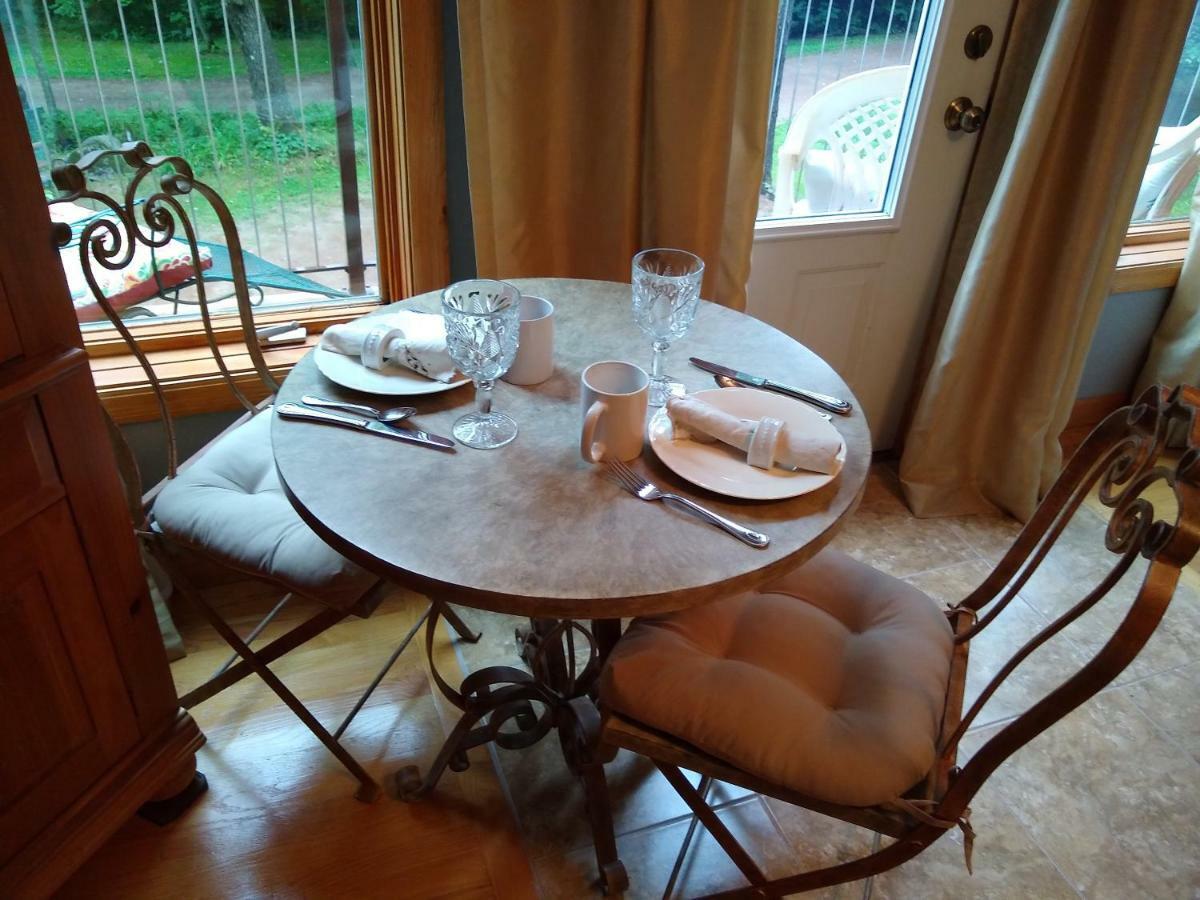 Bed And Breakfast Suite At The Wooded Retreat Pine City Bagian luar foto
